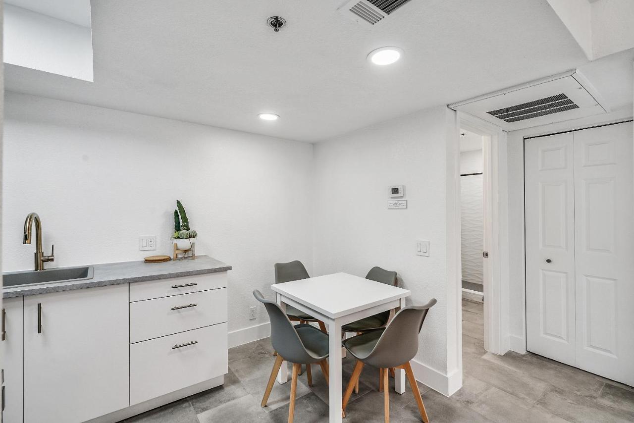 Condo Close To Strip And Raiders Stadium Лас Вегас Екстериор снимка