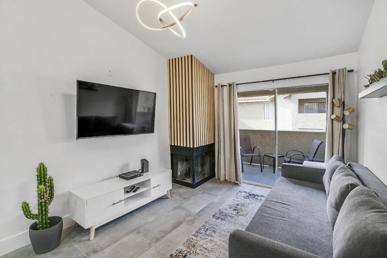 Condo Close To Strip And Raiders Stadium Лас Вегас Екстериор снимка