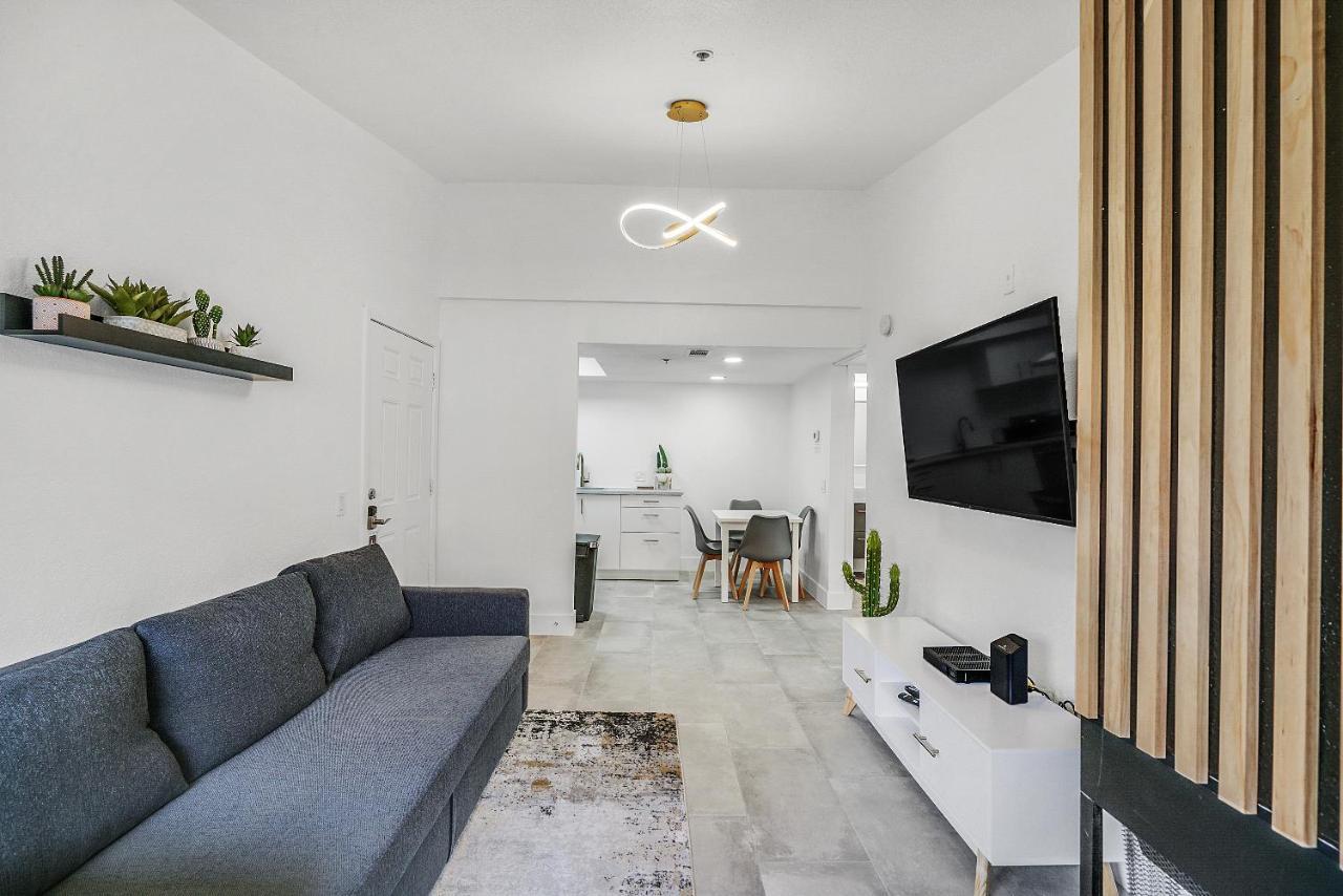 Condo Close To Strip And Raiders Stadium Лас Вегас Екстериор снимка